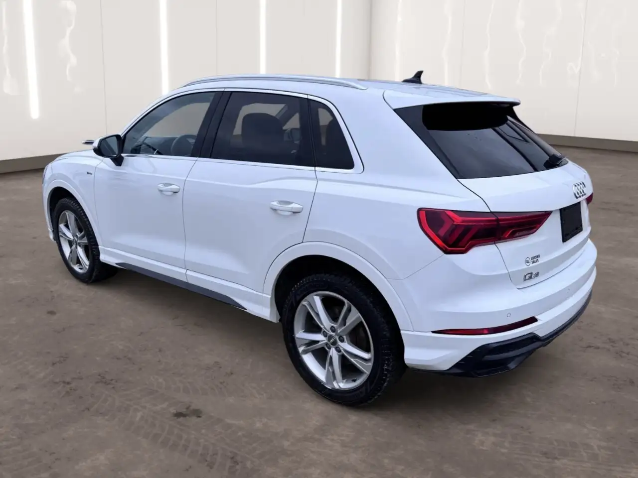 Audi Q3 снимка Audi Q3