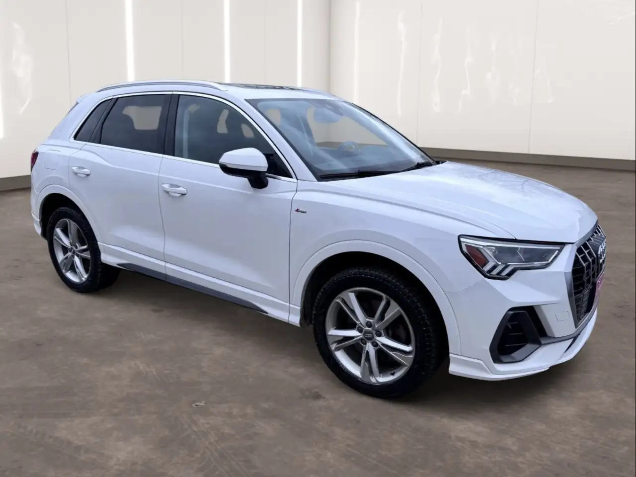 Audi Q3 снимка Audi Q3
