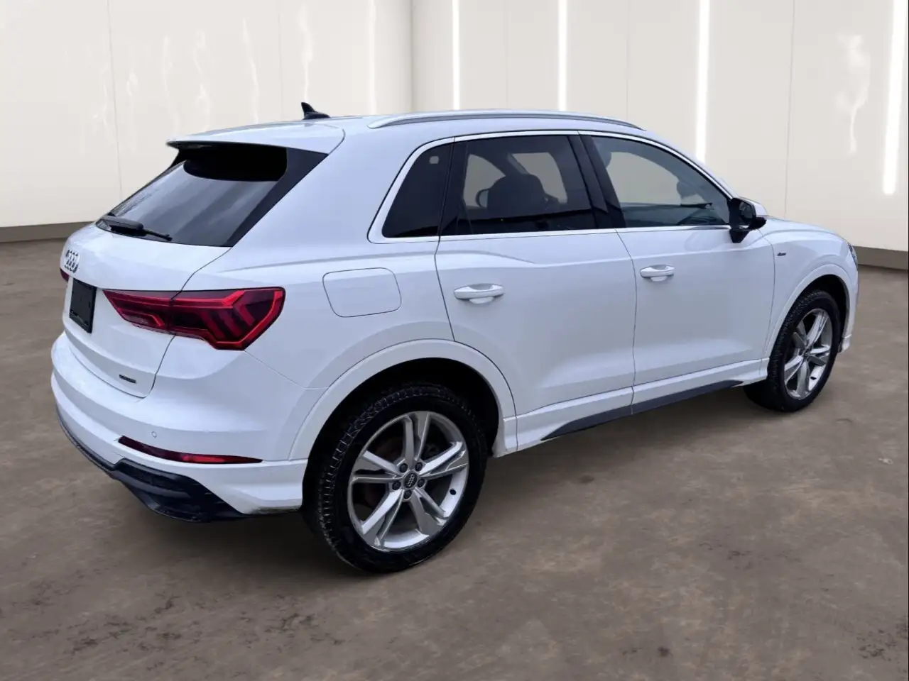 Audi Q3 снимка Audi Q3