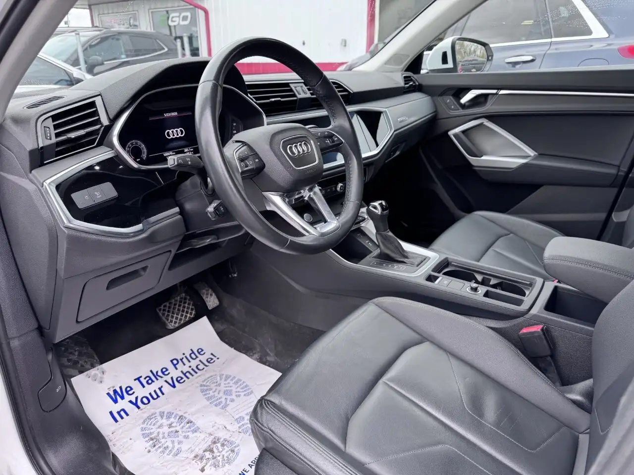 Audi Q3 снимка Audi Q3