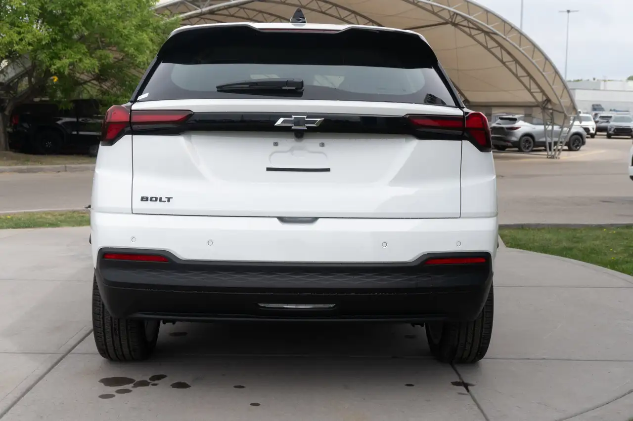 Chevrolet Bolt photo Chevrolet Bolt