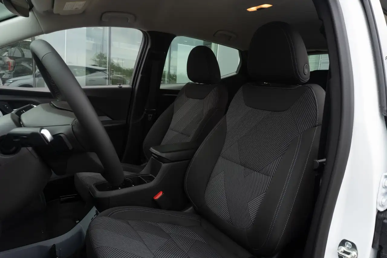 Chevrolet Bolt photo Chevrolet Bolt