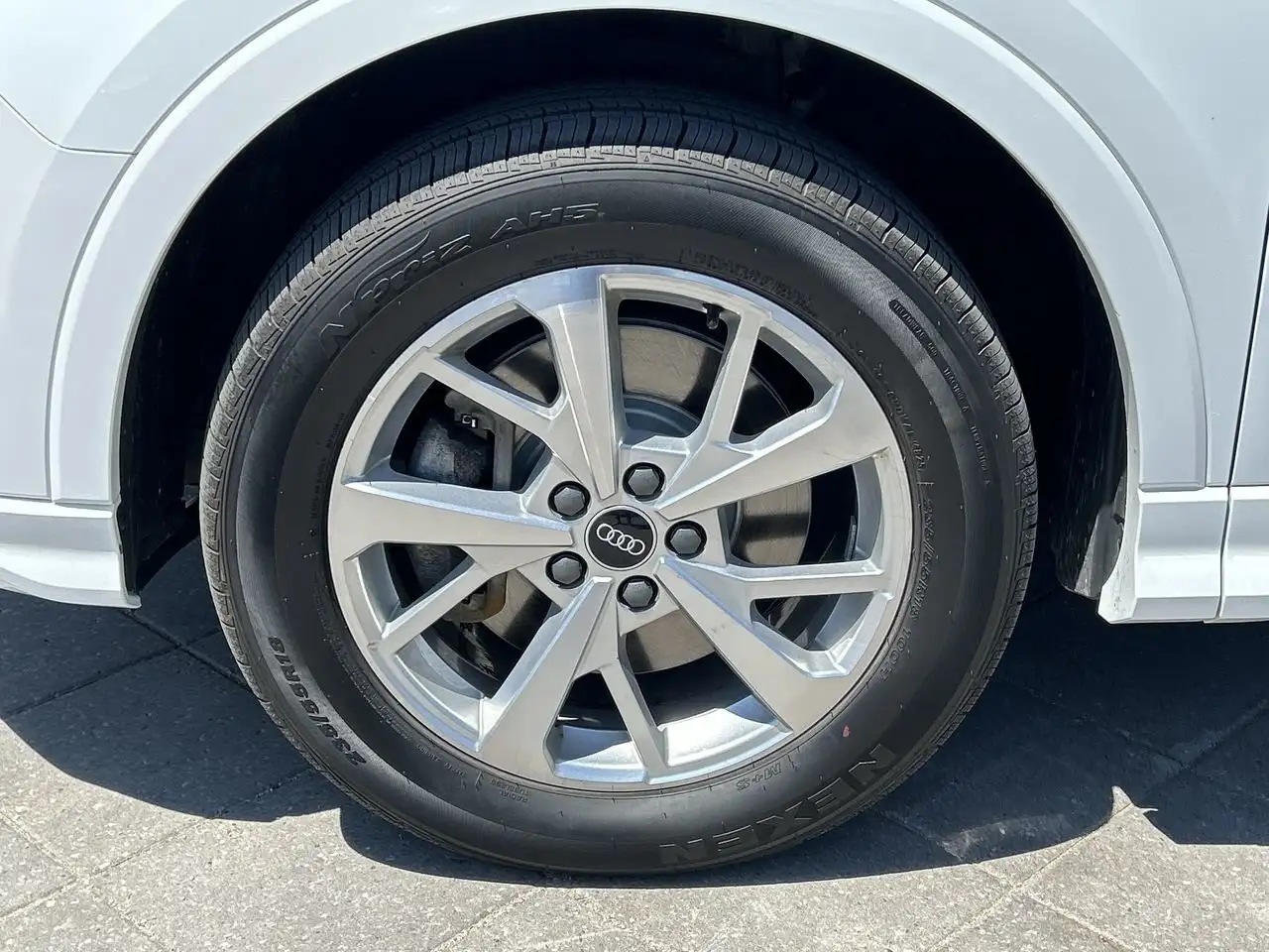 Audi Q3 снимка Audi Q3