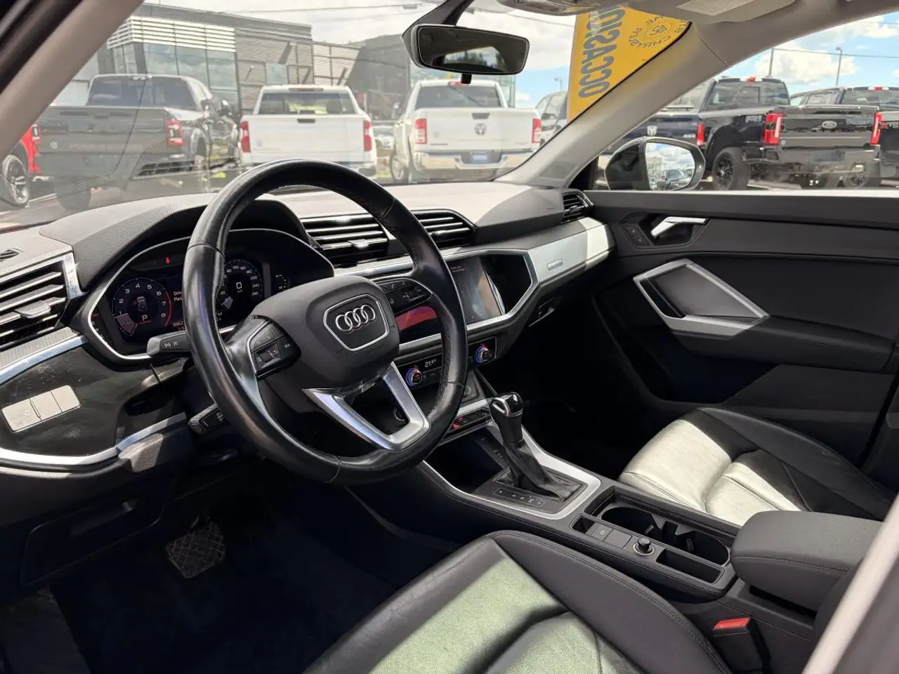 Audi Q3 снимка Audi Q3