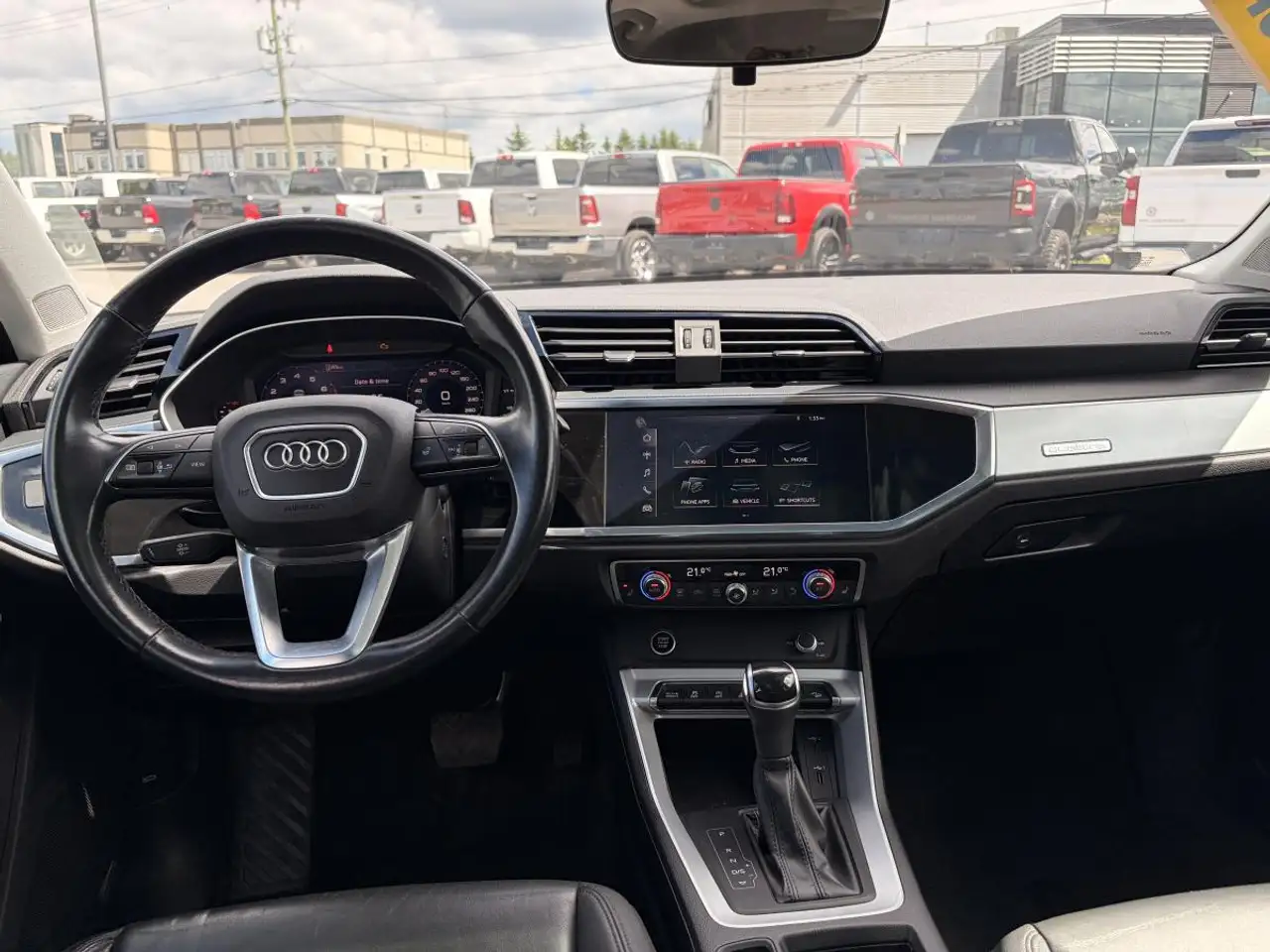 Audi Q3 снимка Audi Q3