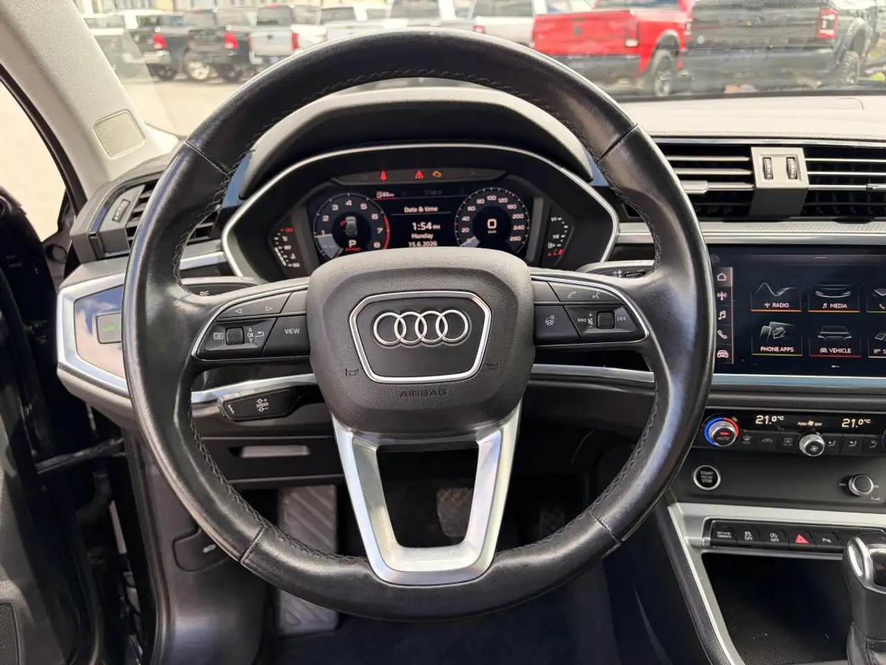 Audi Q3 снимка Audi Q3