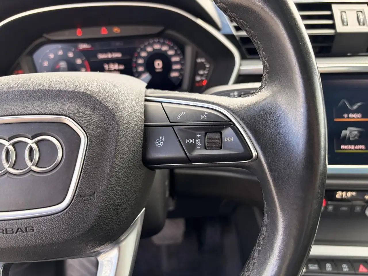 Audi Q3 снимка Audi Q3