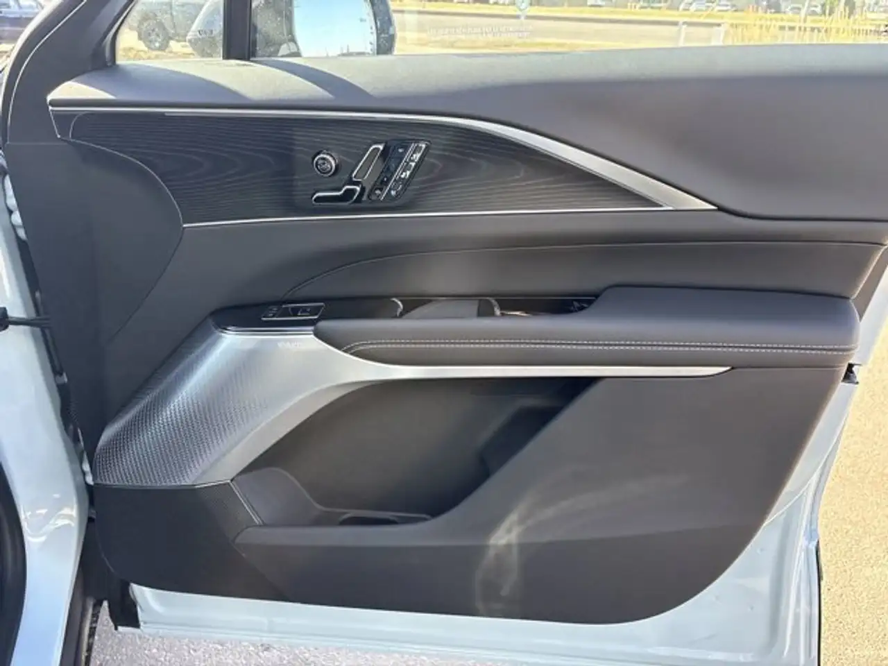 Cadillac Lyriq снимка Cadillac Lyriq