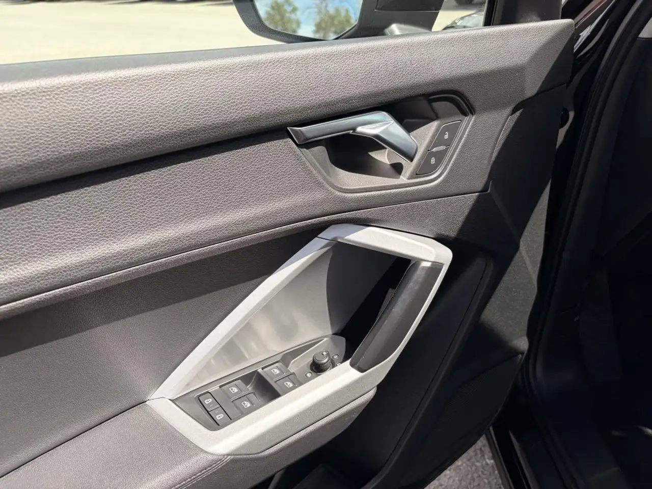 Audi Q3 снимка Audi Q3