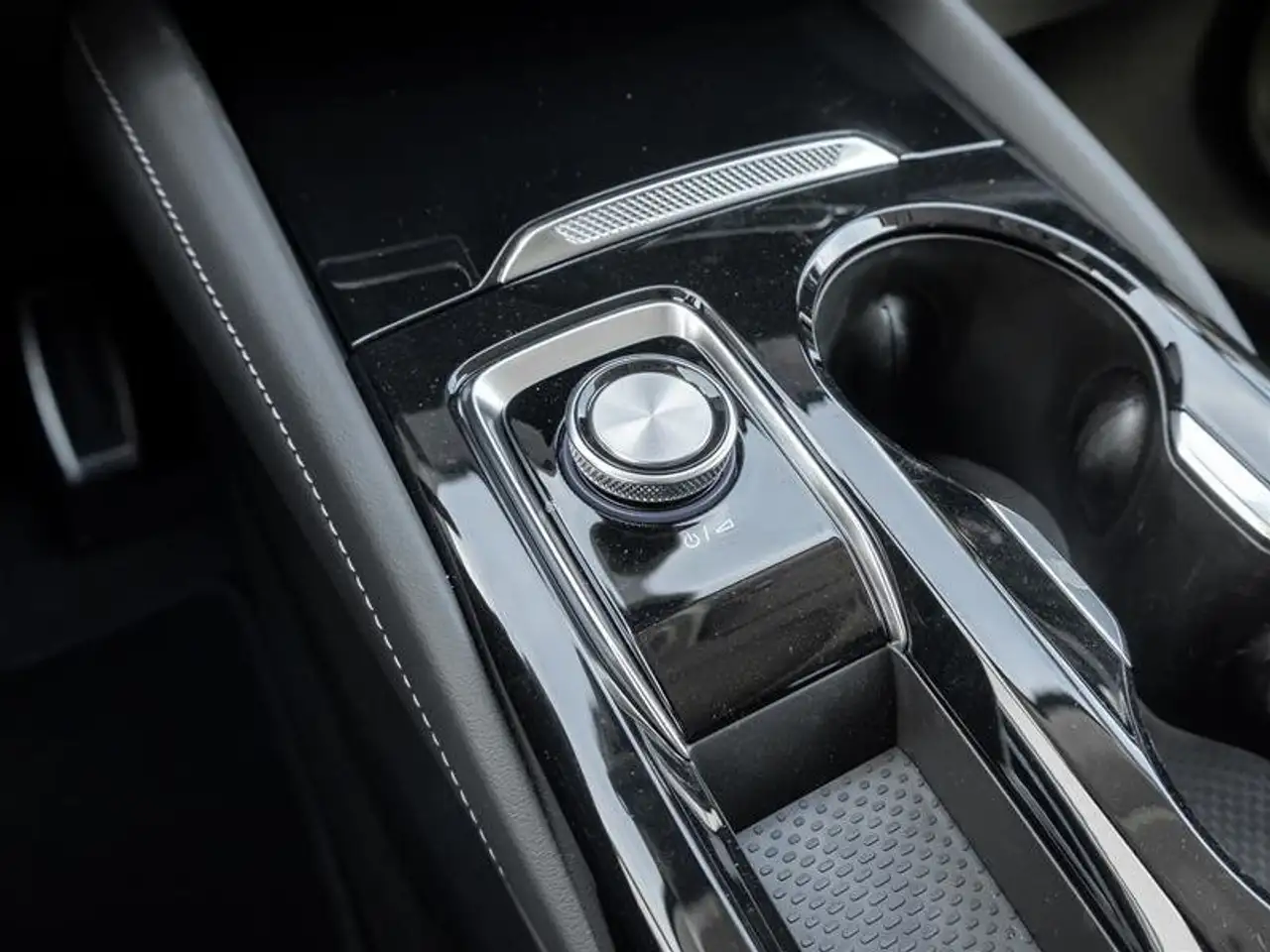 Buick Envision снимка Buick Envision