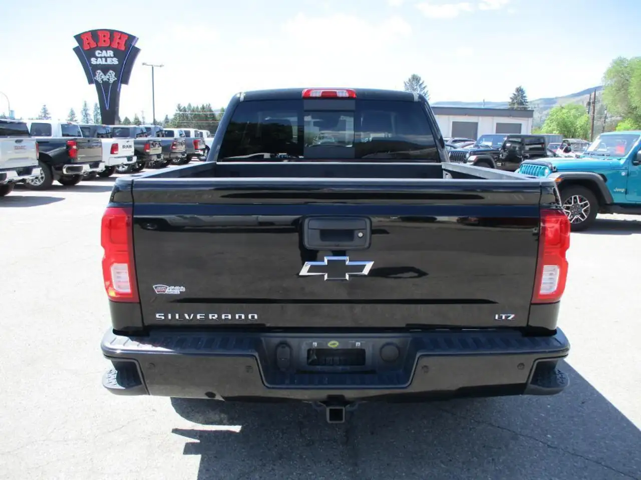 Chevrolet Silverado 1500 снимка Chevrolet Silverado 1500