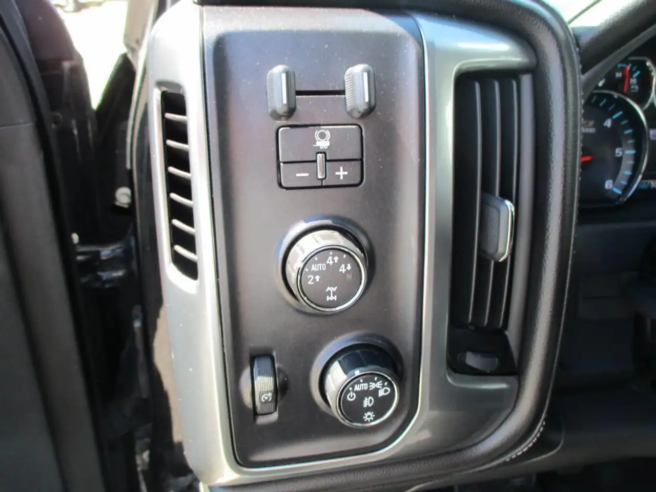 Chevrolet Silverado 1500 снимка Chevrolet Silverado 1500