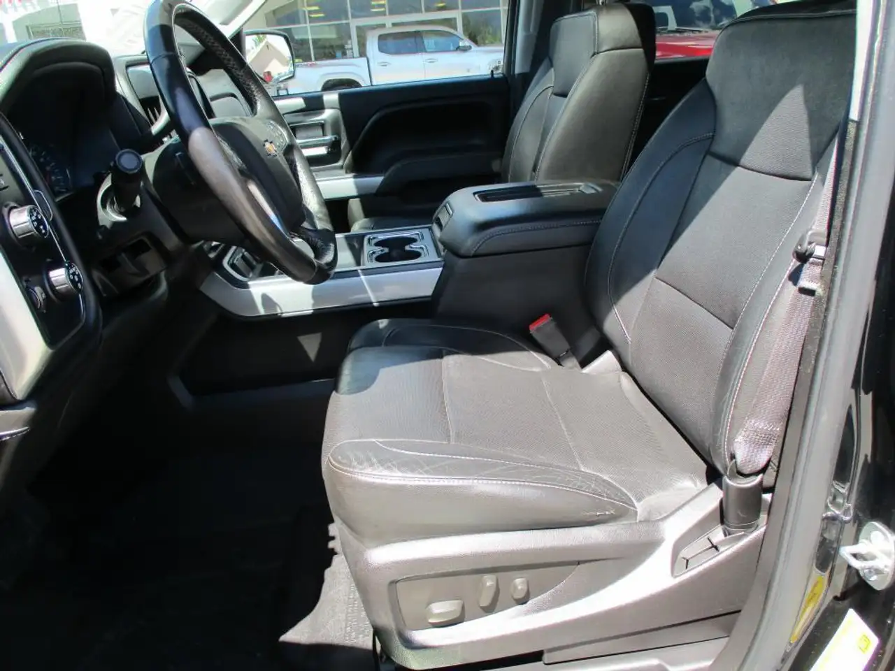 Chevrolet Silverado 1500 снимка Chevrolet Silverado 1500