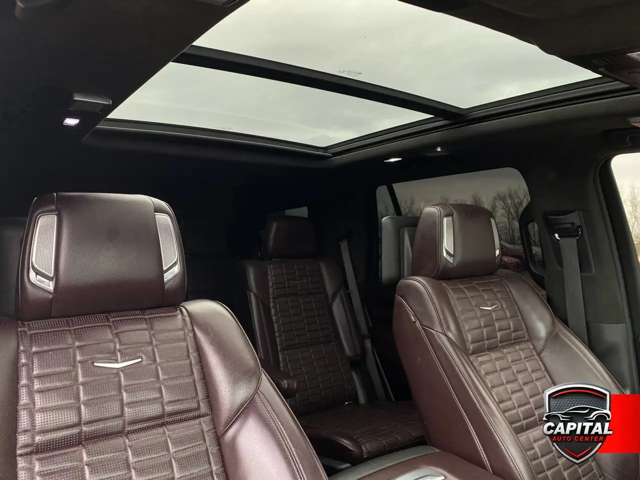 Cadillac Escalade снимка Cadillac Escalade