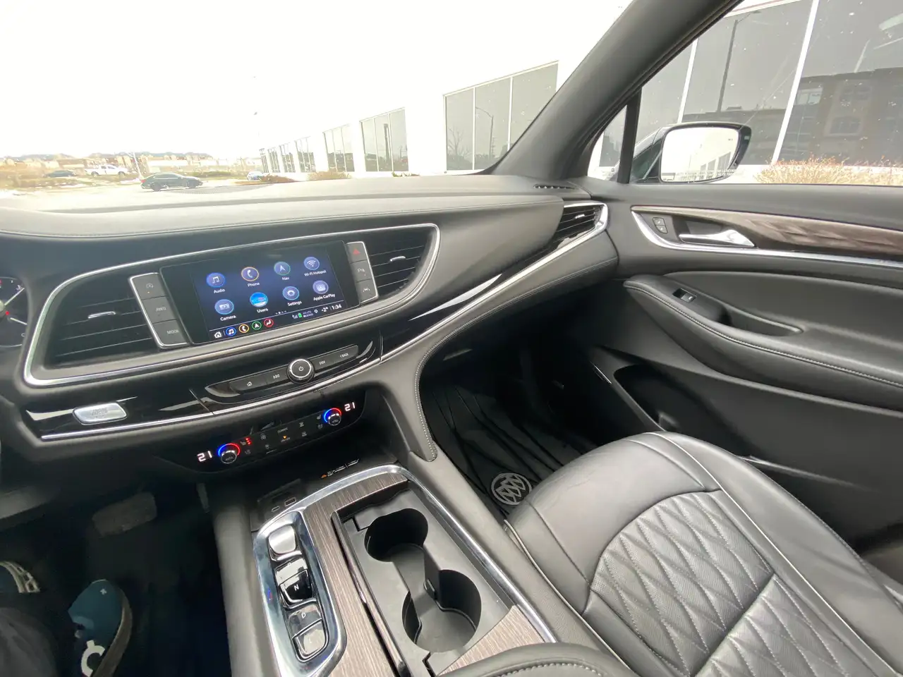 Buick Enclave снимка Buick Enclave