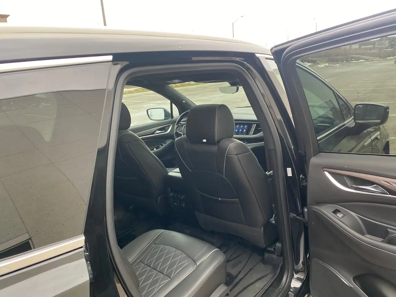 Buick Enclave снимка Buick Enclave