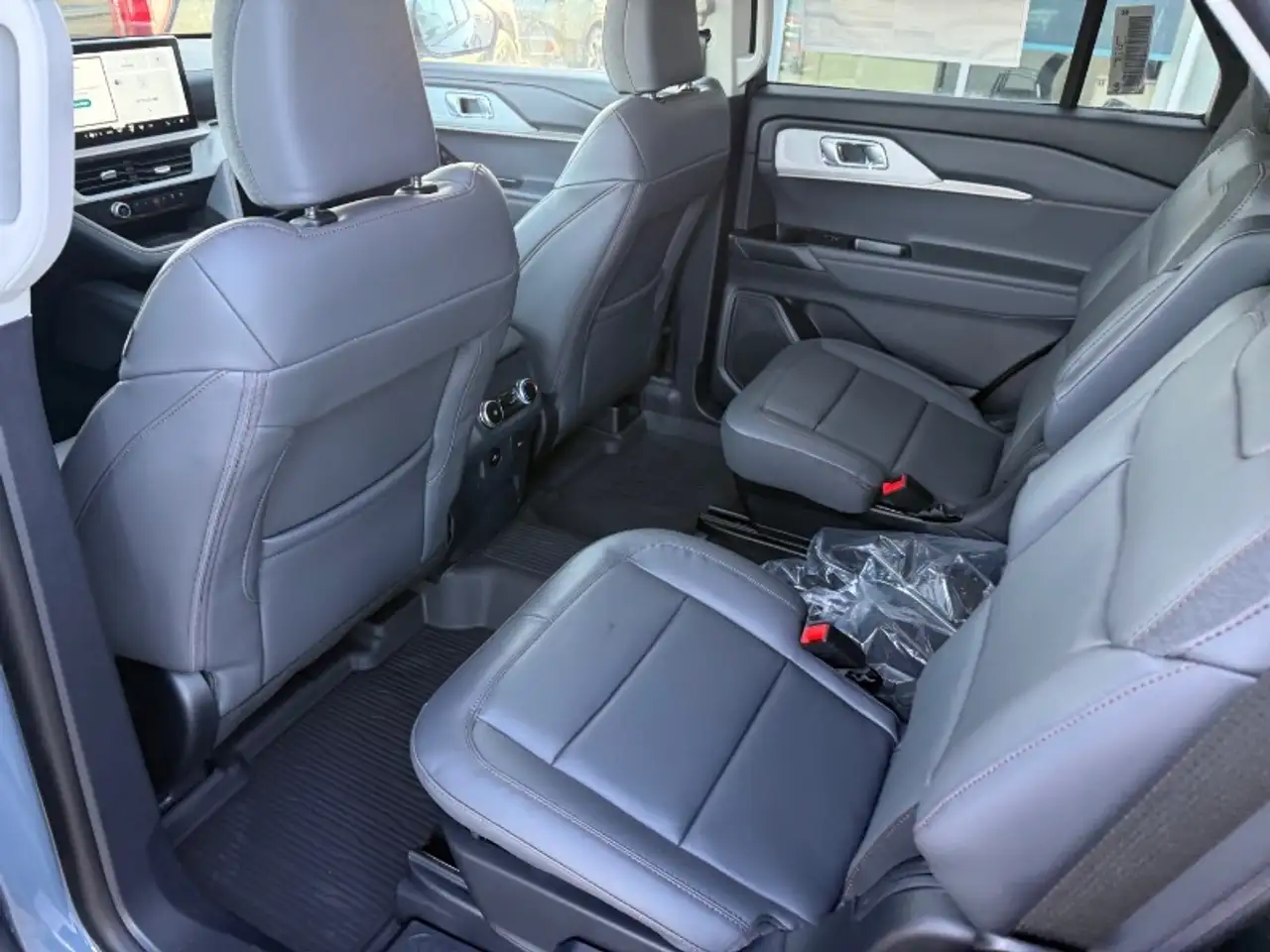 Ford Explorer снимка Ford Explorer