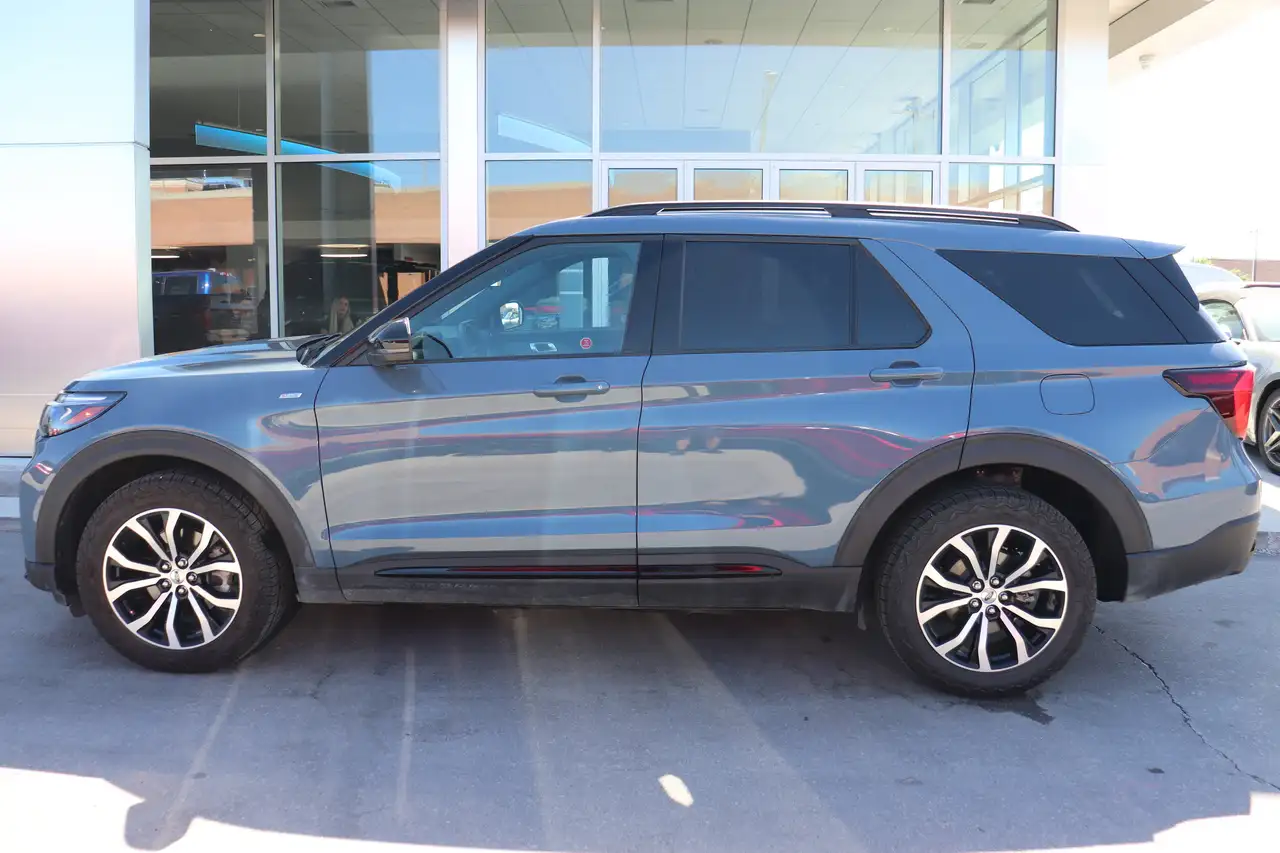 Ford Explorer photo Ford Explorer