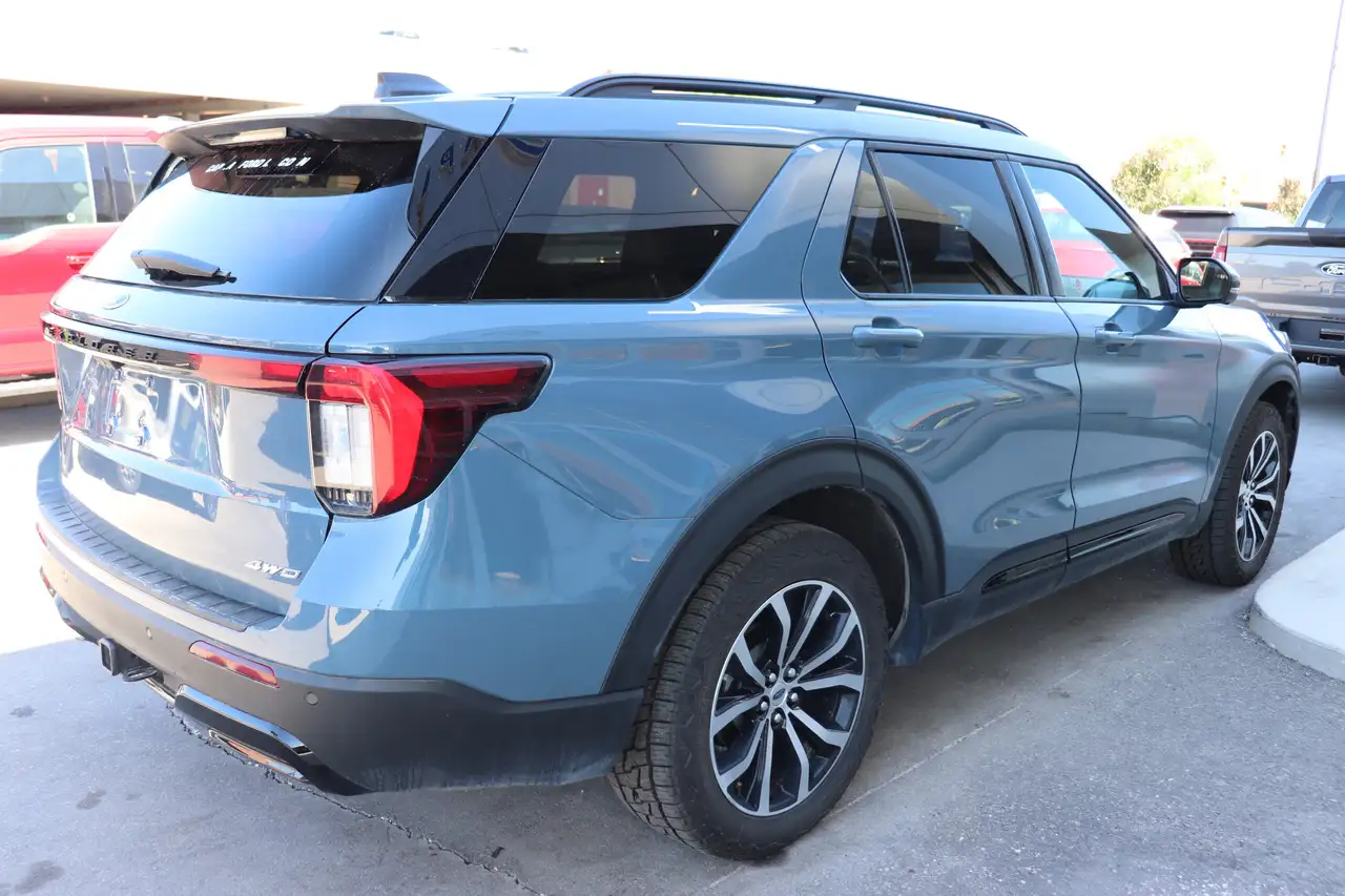 Ford Explorer photo Ford Explorer