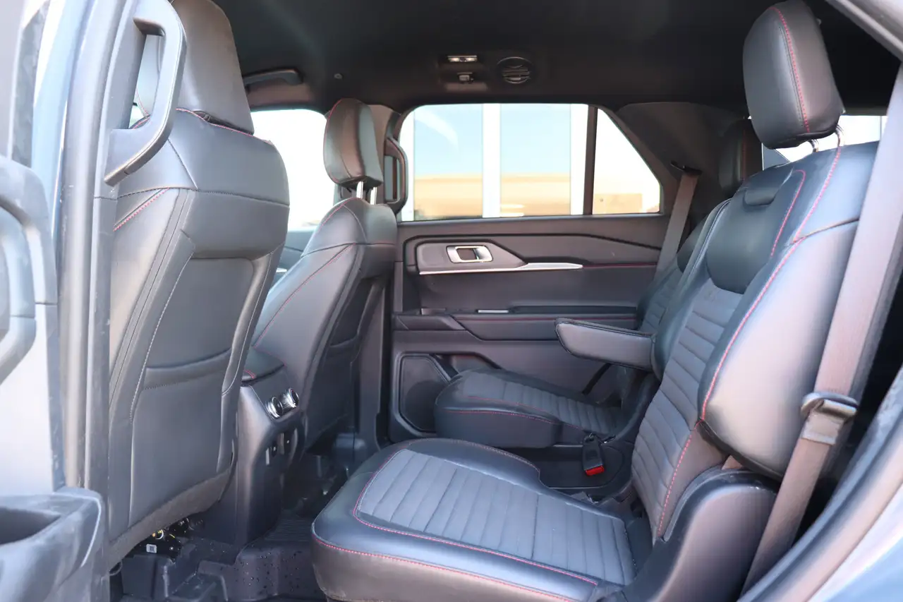 Ford Explorer photo Ford Explorer