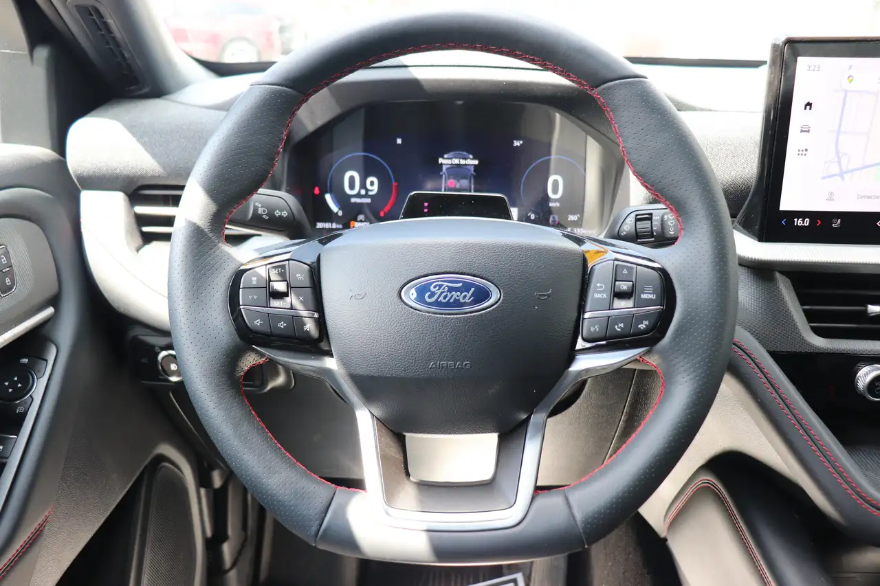 Ford Explorer photo Ford Explorer