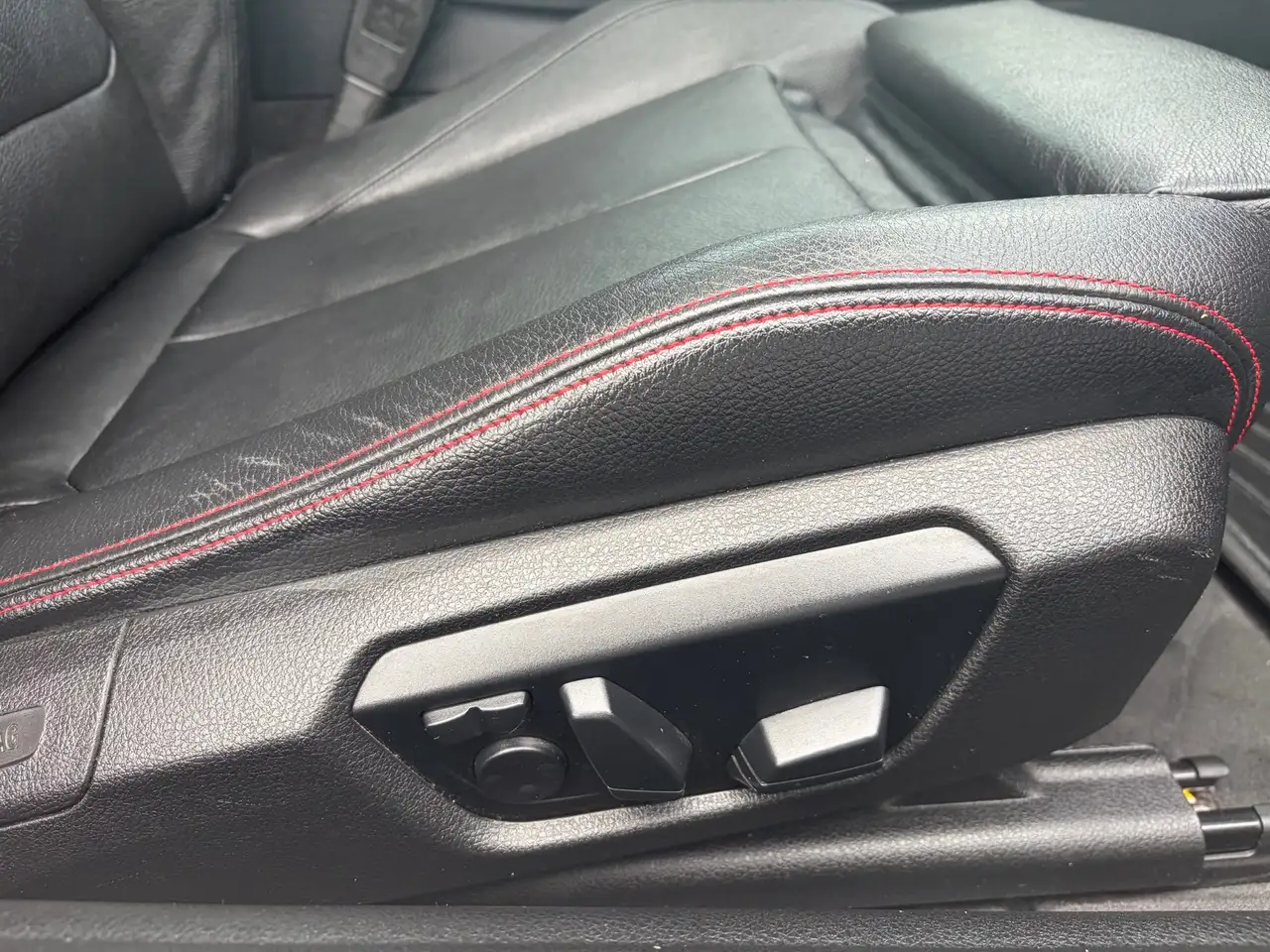 BMW 4 Series photo BMW 4 Series