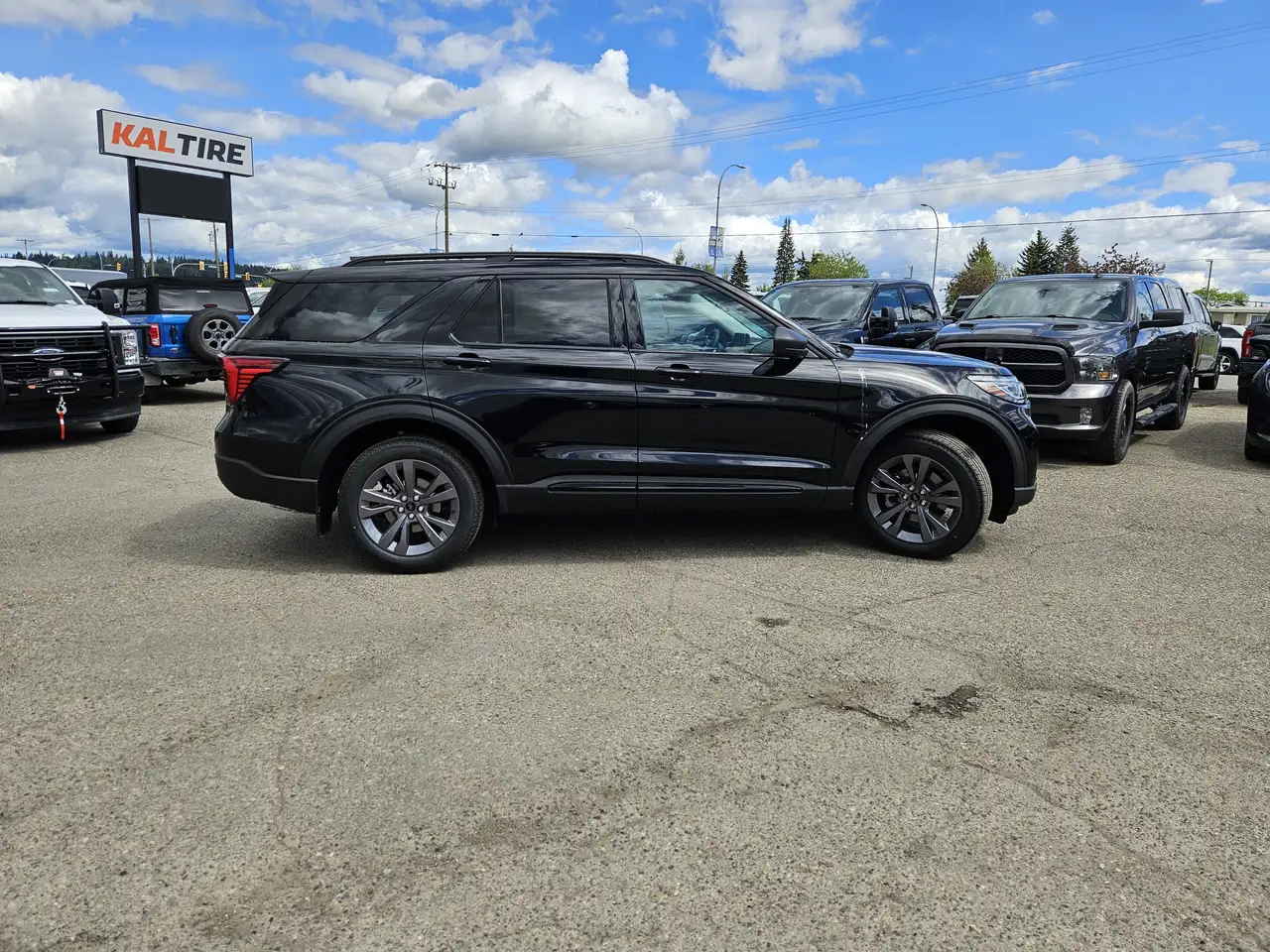 Ford Explorer photo Ford Explorer