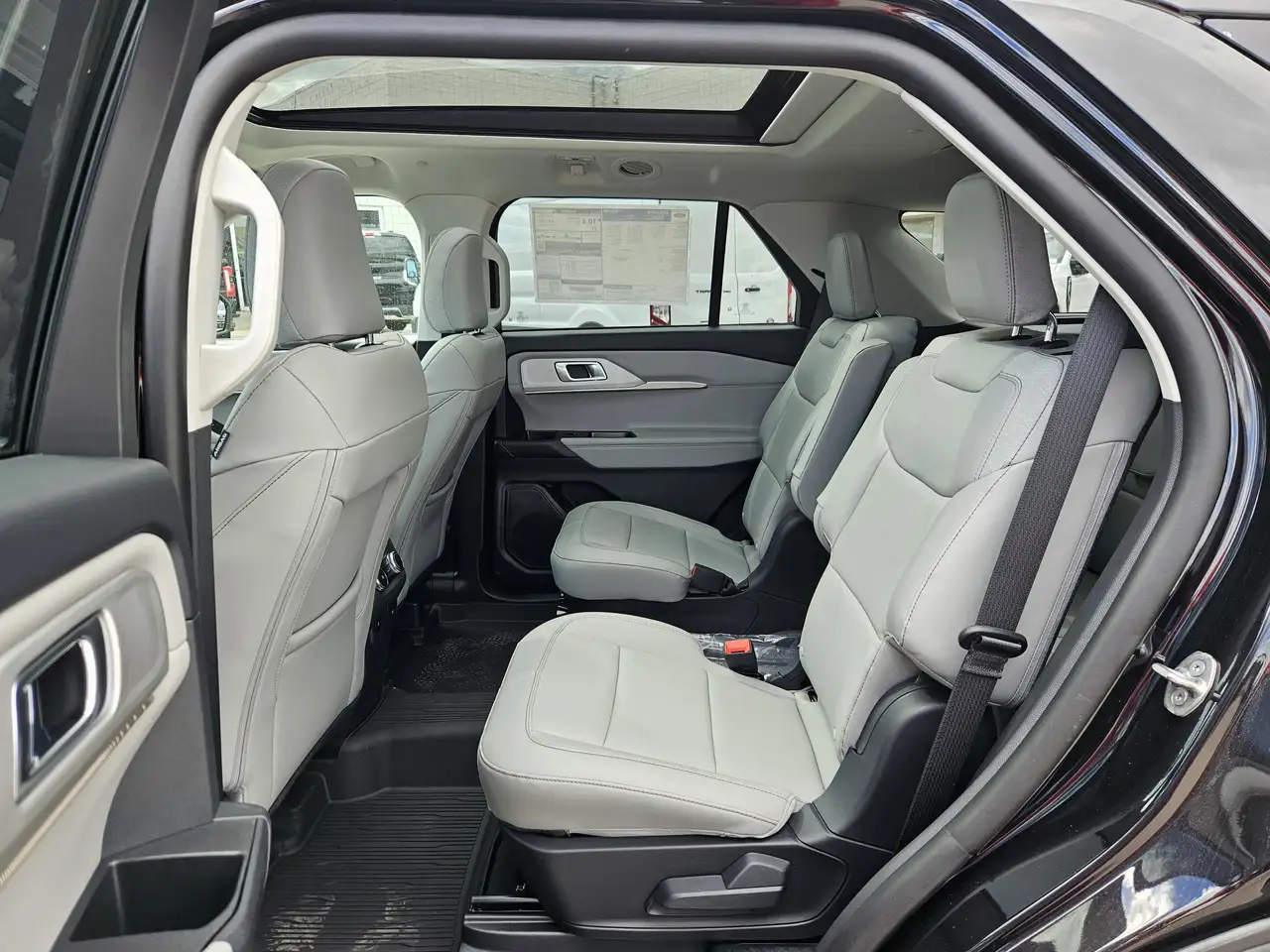 Ford Explorer photo Ford Explorer