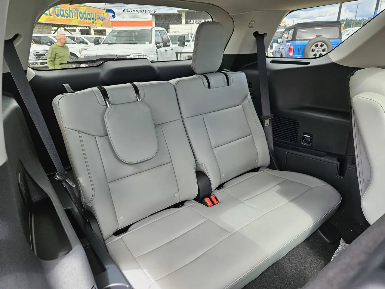 Ford Explorer photo Ford Explorer