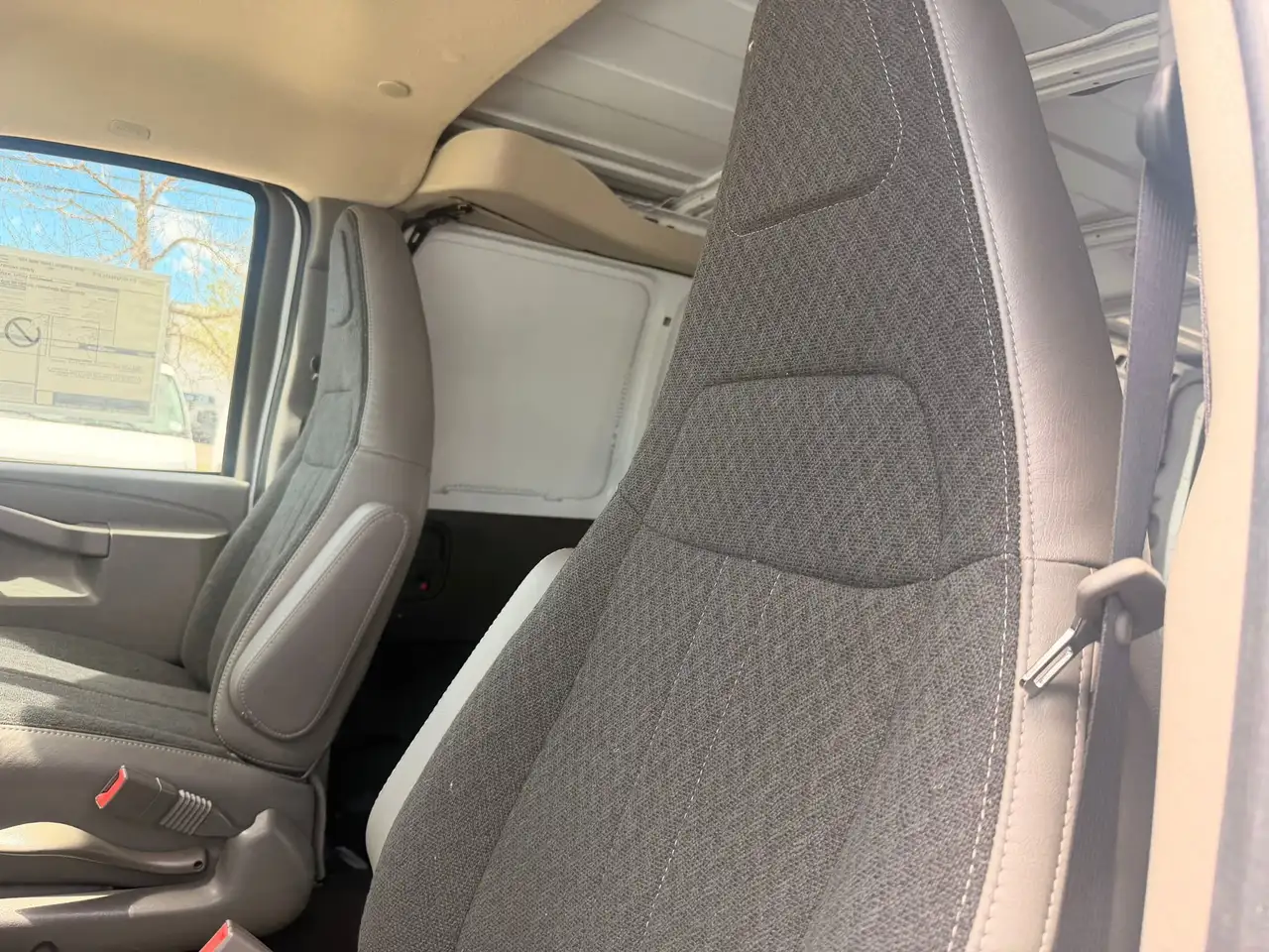 Chevrolet Express 3500 снимка Chevrolet Express 3500