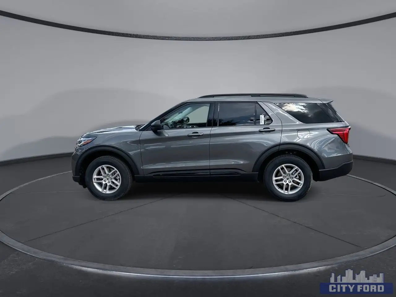 Ford Explorer photo Ford Explorer