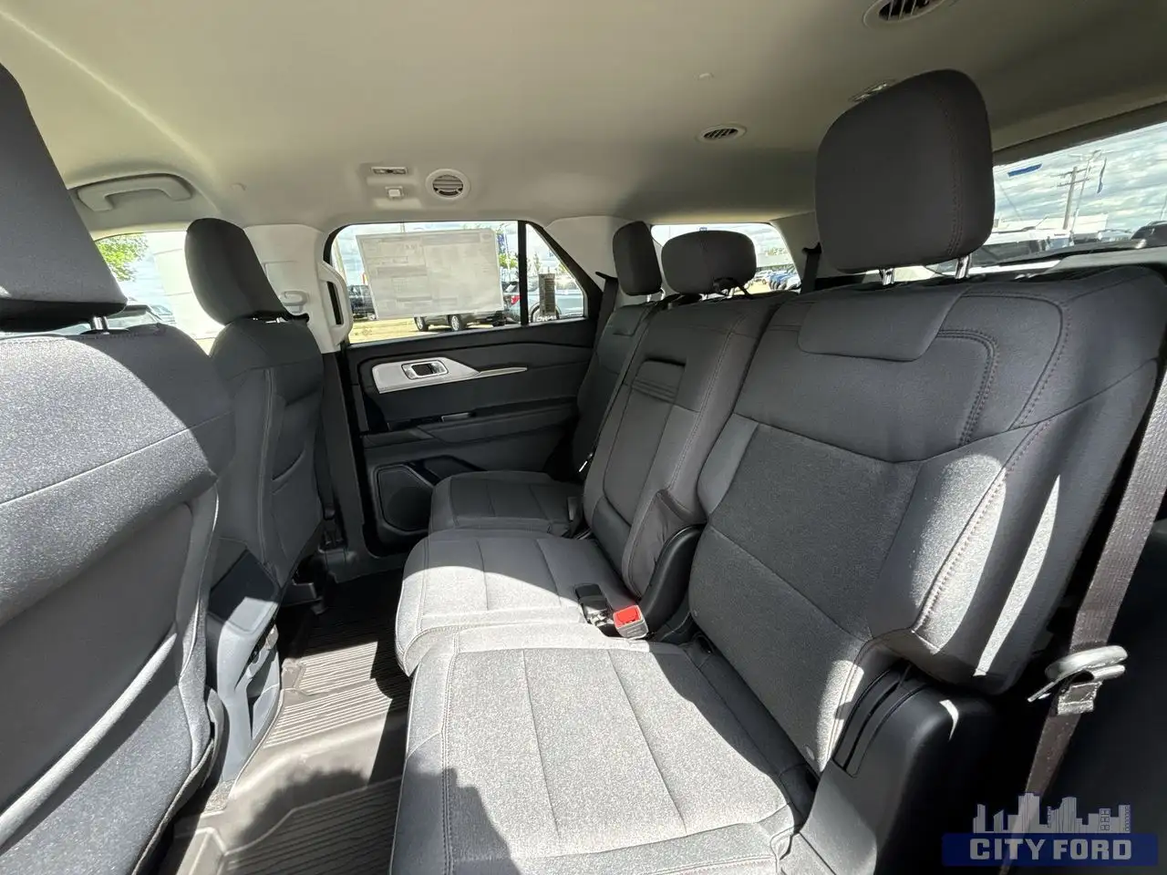 Ford Explorer photo Ford Explorer