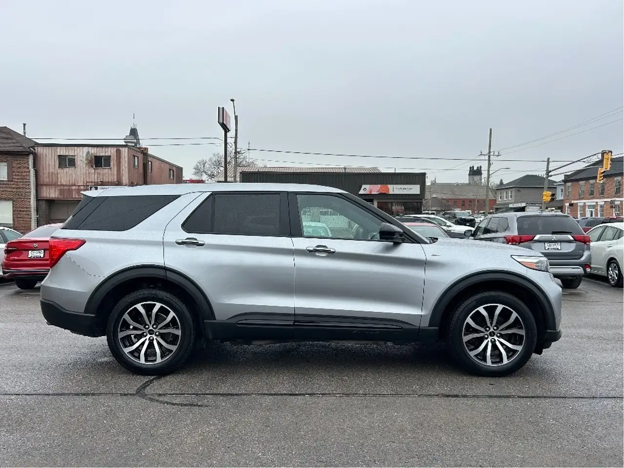 Ford Explorer photo Ford Explorer