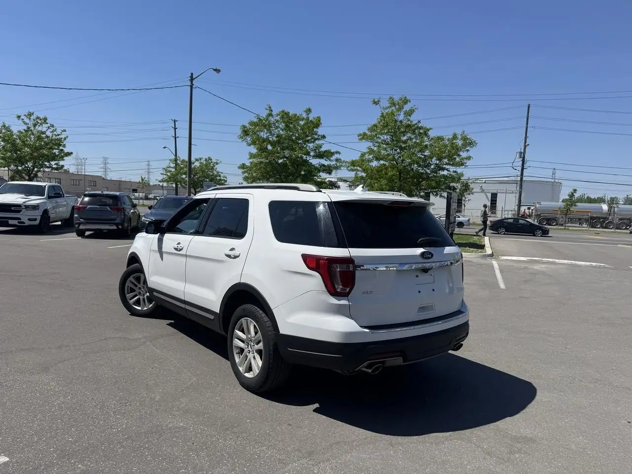 Ford Explorer photo Ford Explorer