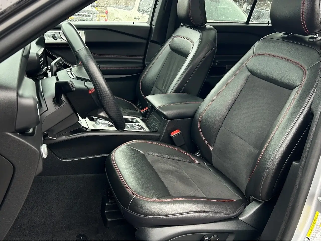 Ford Explorer photo Ford Explorer