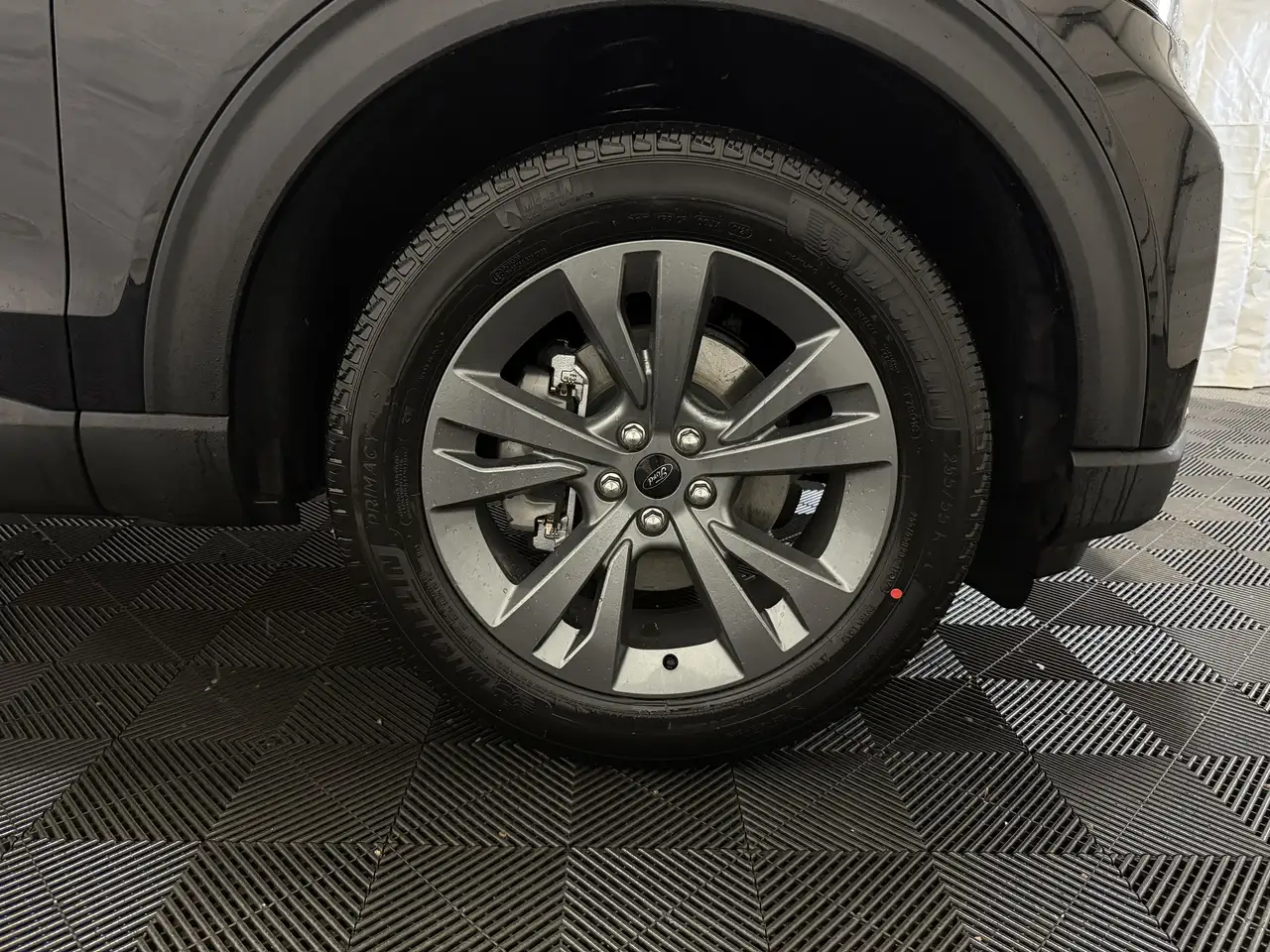 Ford Explorer снимка Ford Explorer