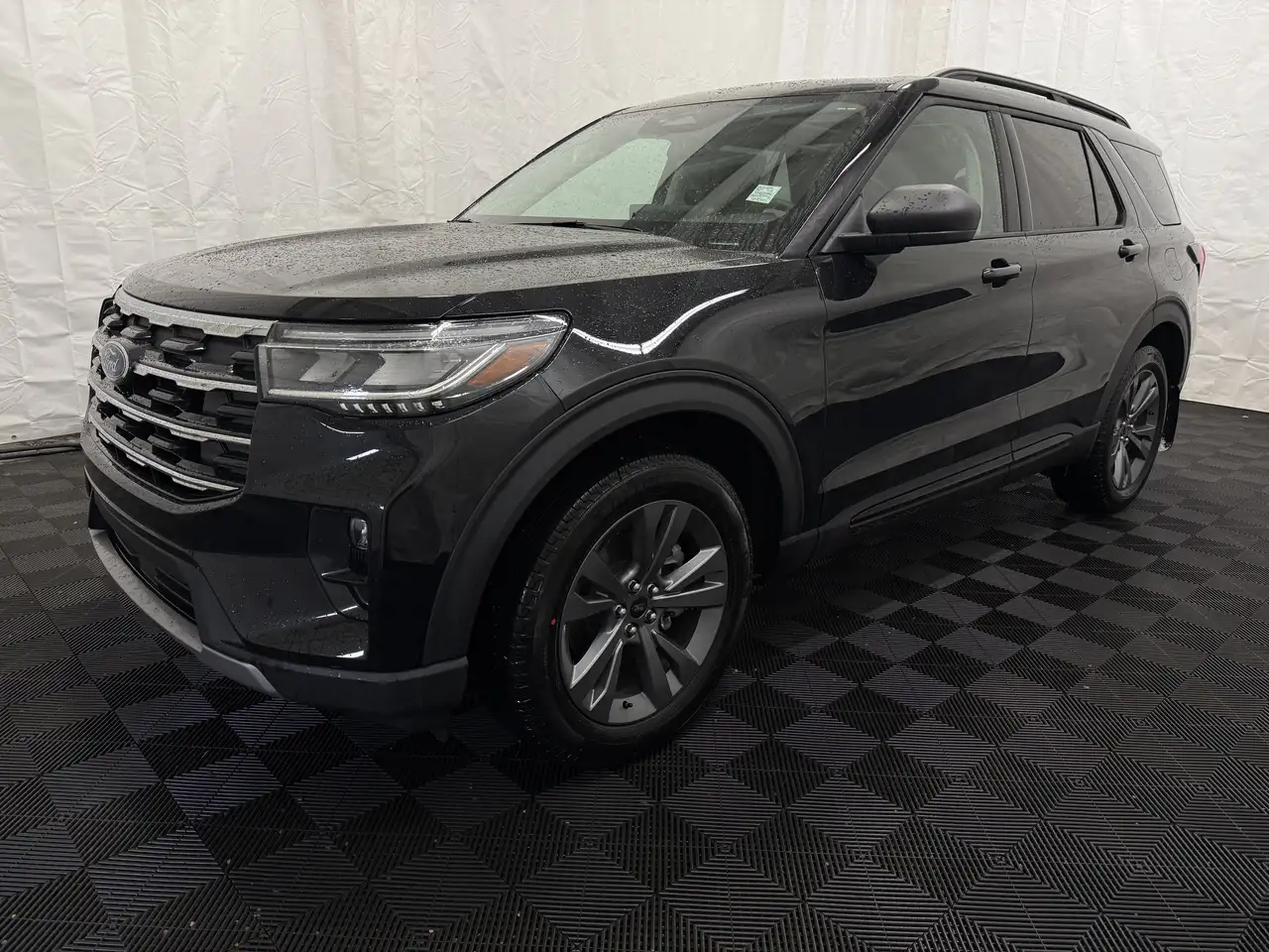 Ford Explorer снимка Ford Explorer