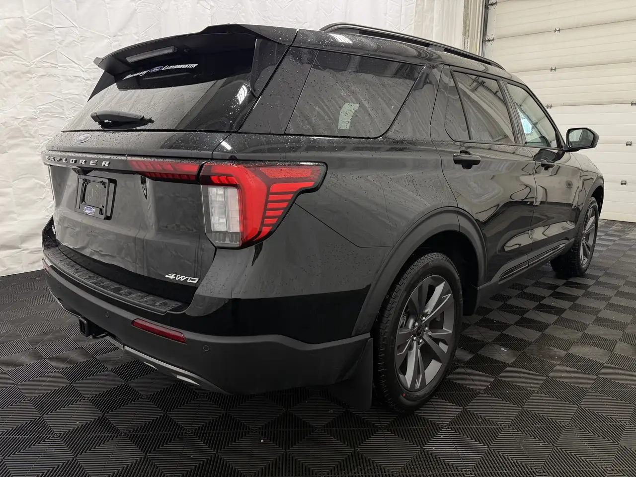 Ford Explorer снимка Ford Explorer