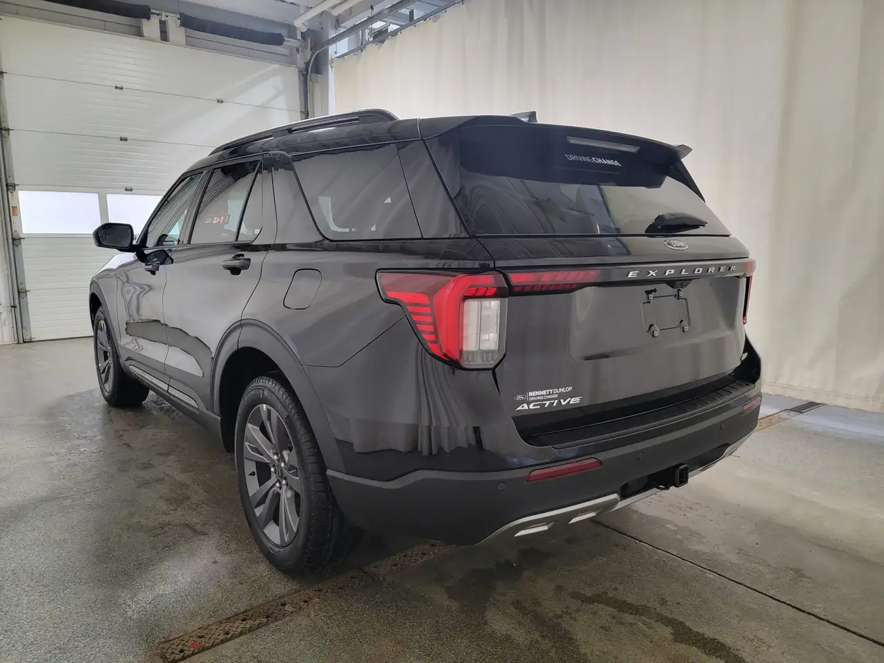 Ford Explorer photo Ford Explorer