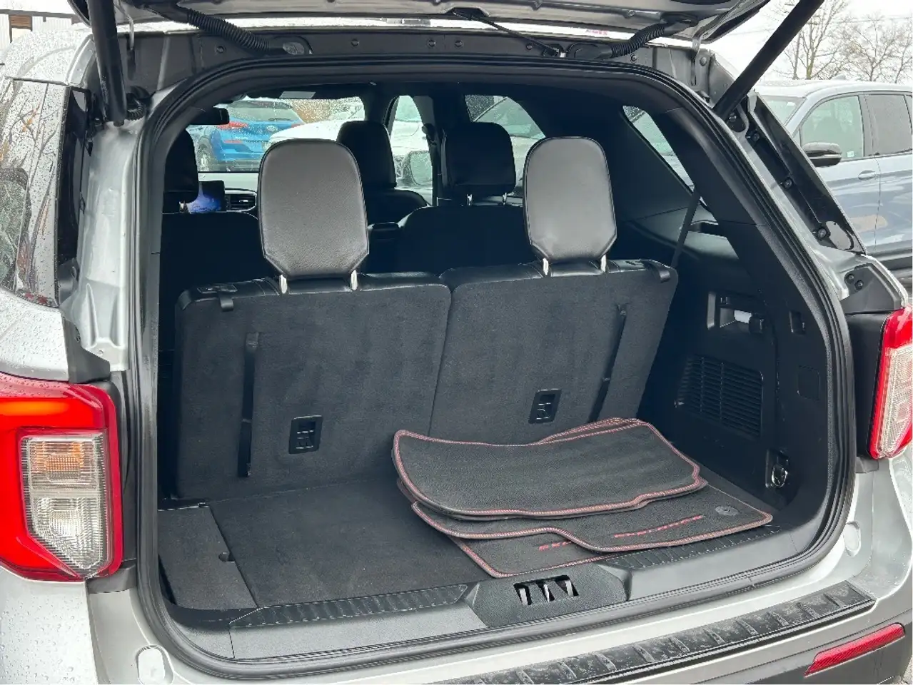 Ford Explorer photo Ford Explorer