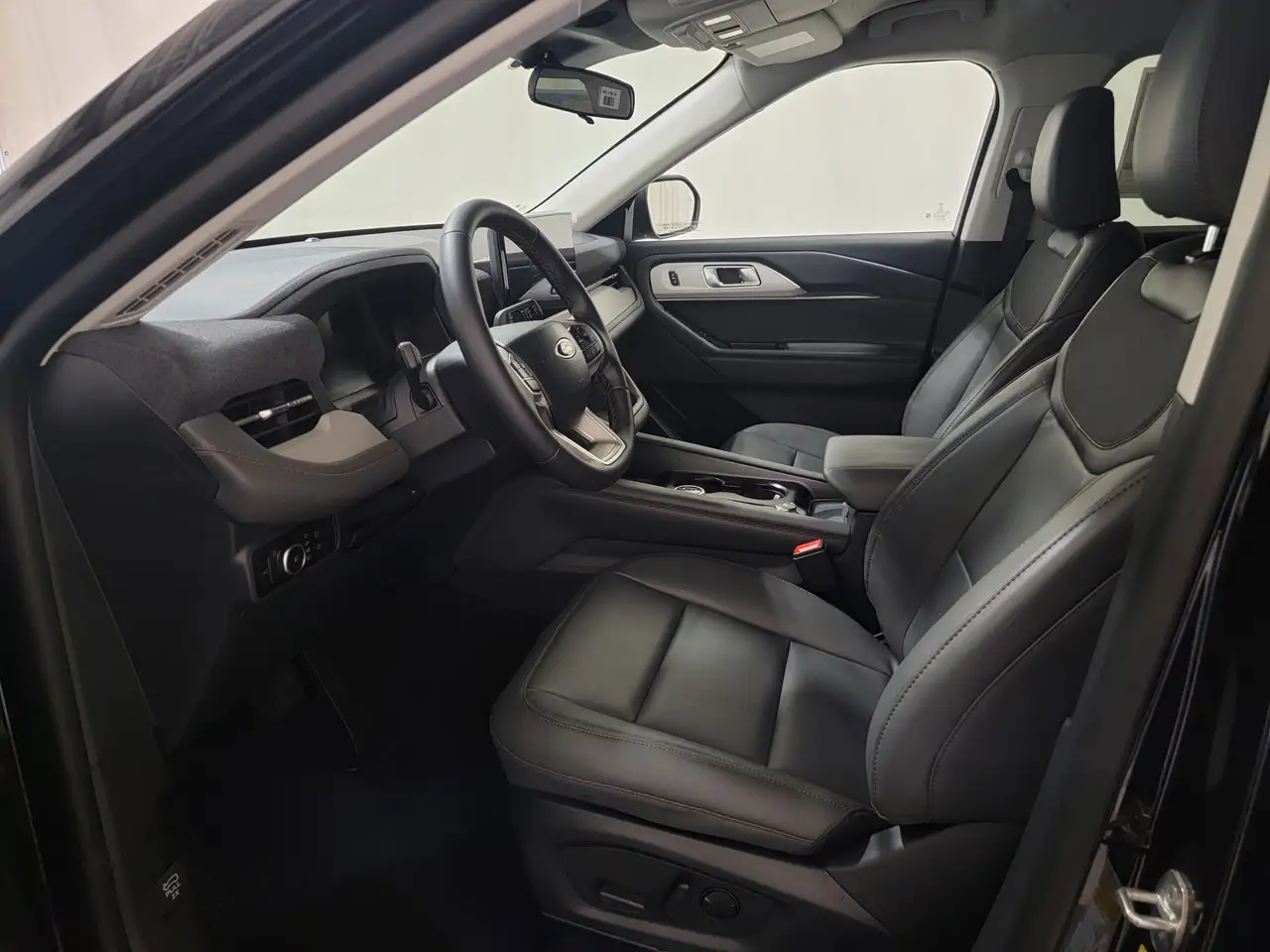 Ford Explorer photo Ford Explorer