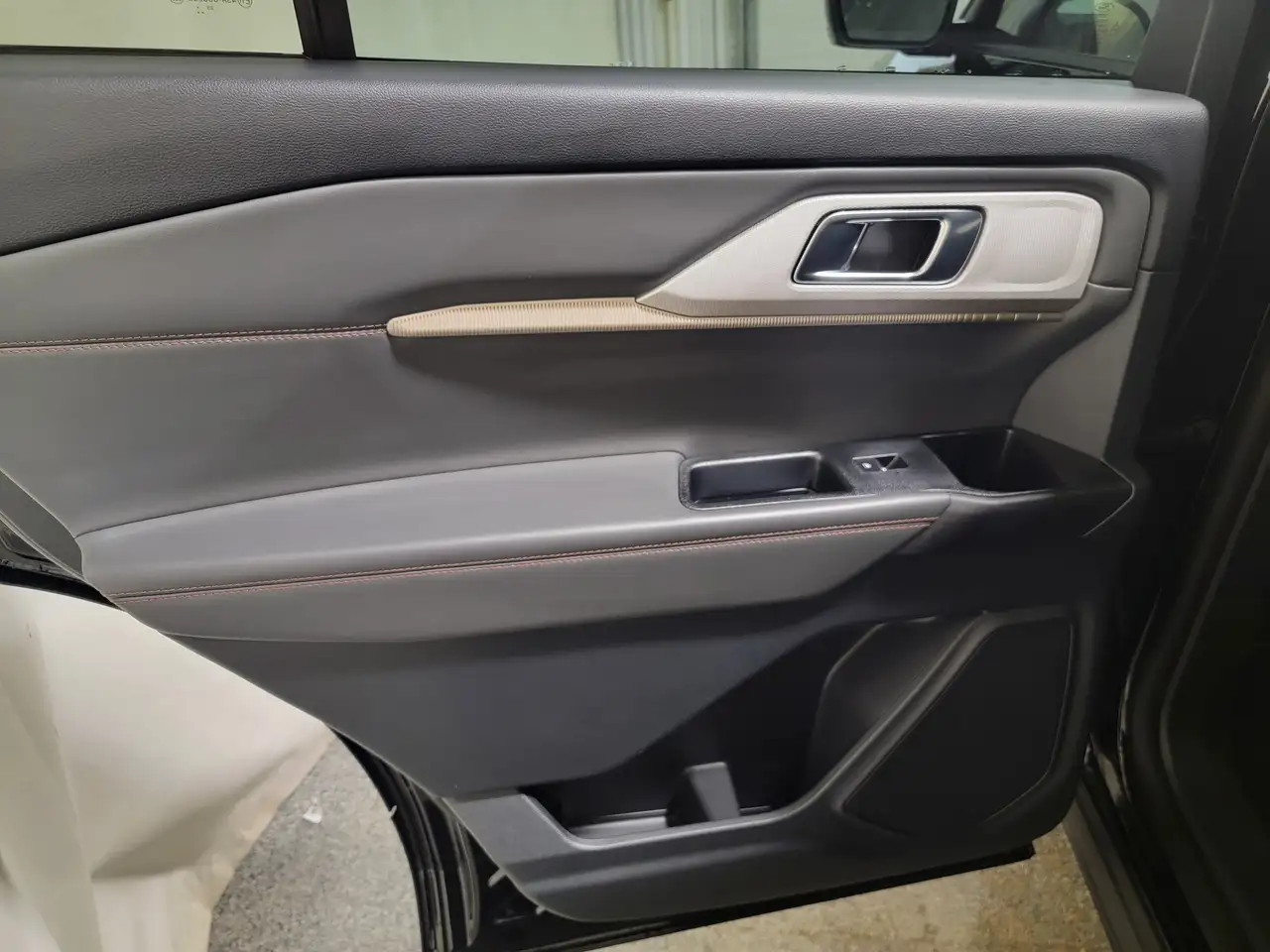 Ford Explorer photo Ford Explorer