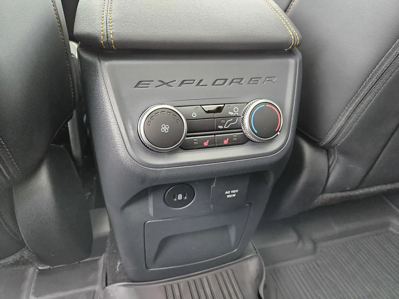 Ford Explorer снимка Ford Explorer