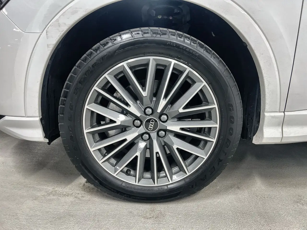 Audi Q3 снимка Audi Q3