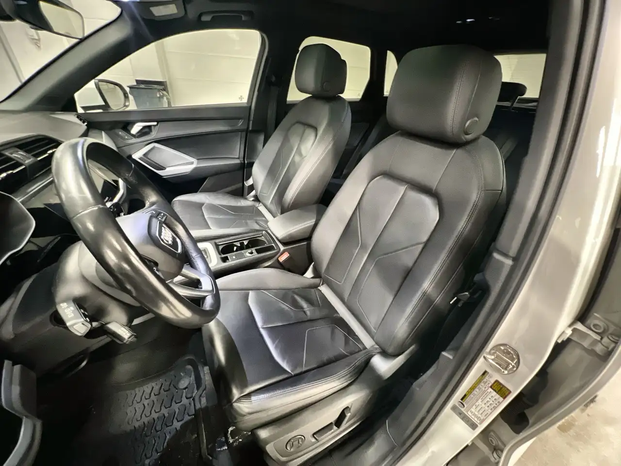 Audi Q3 снимка Audi Q3