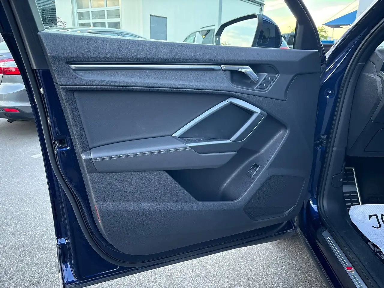 Audi Q3 снимка Audi Q3