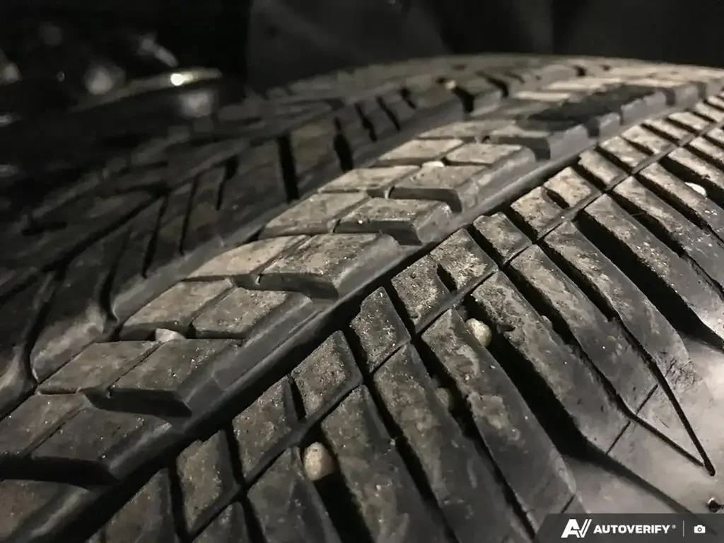 Toyota Sequoia снимка Toyota Sequoia