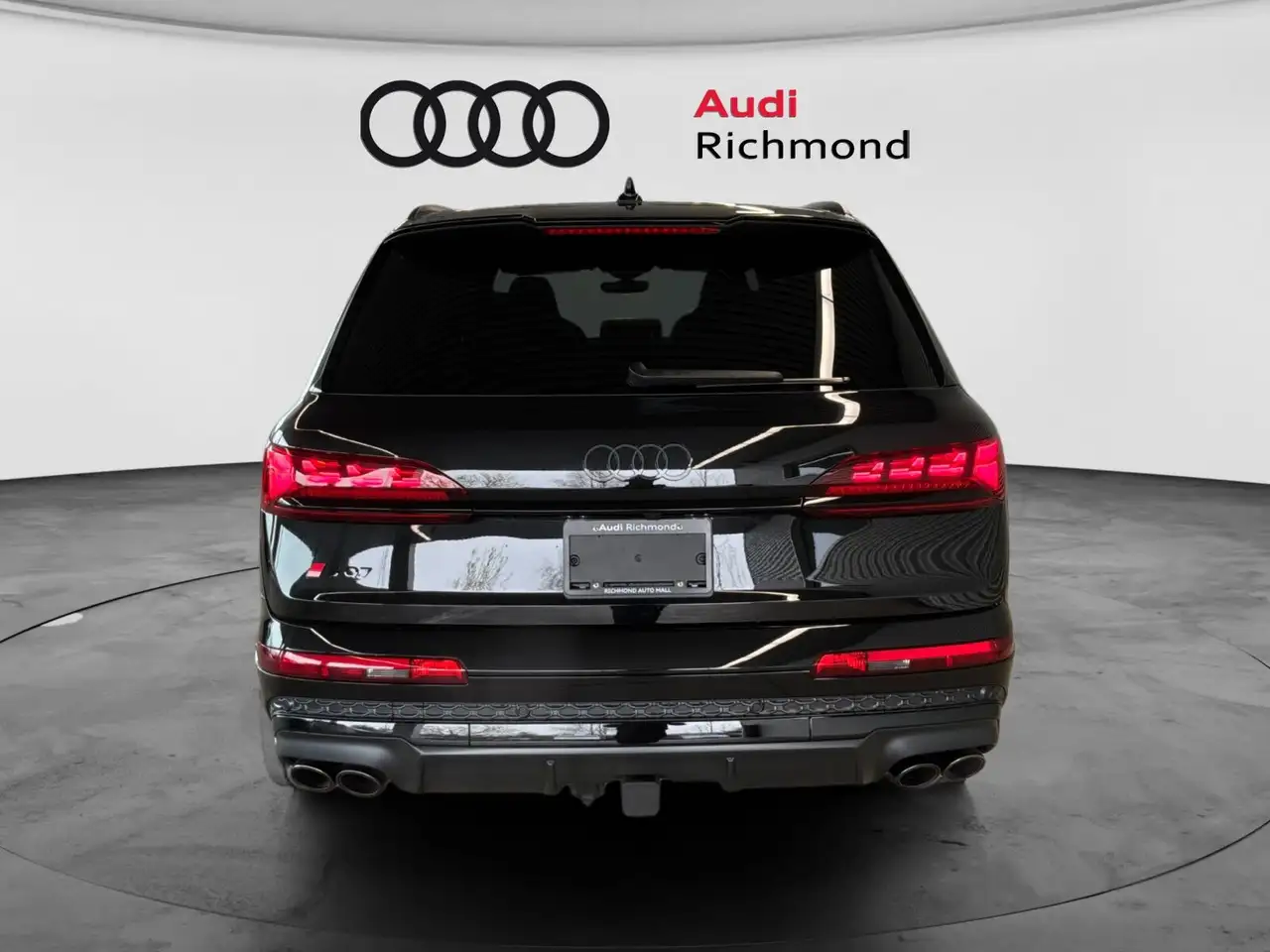 Audi SQ7 снимка Audi SQ7