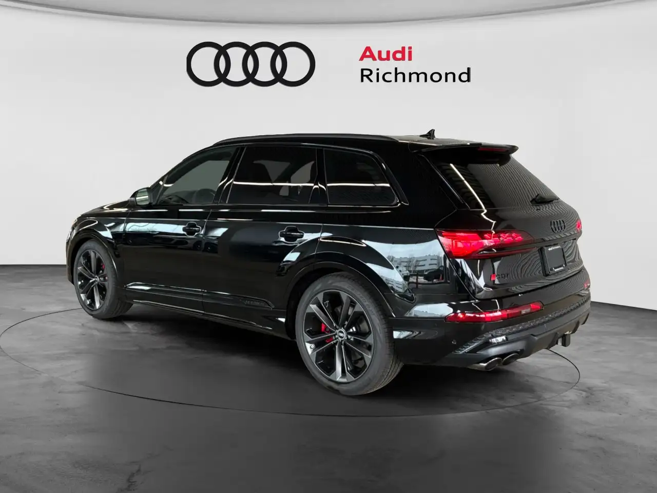 Audi SQ7 снимка Audi SQ7
