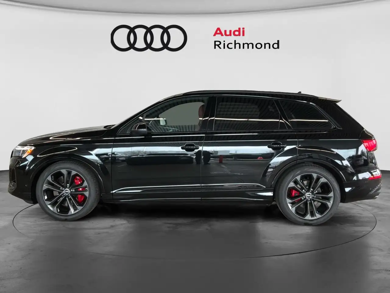Audi SQ7 снимка Audi SQ7